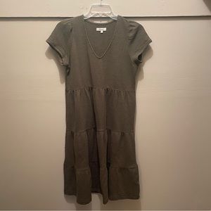 Madewell seersucker v-neck midi dress. Color Kale. Size Medium. Worn once!
